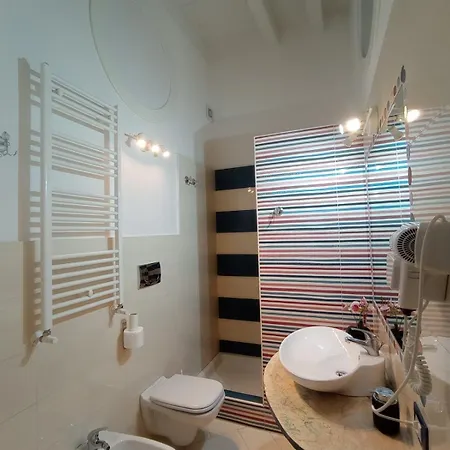 Kimia Home, Centro Affittacamere 3*